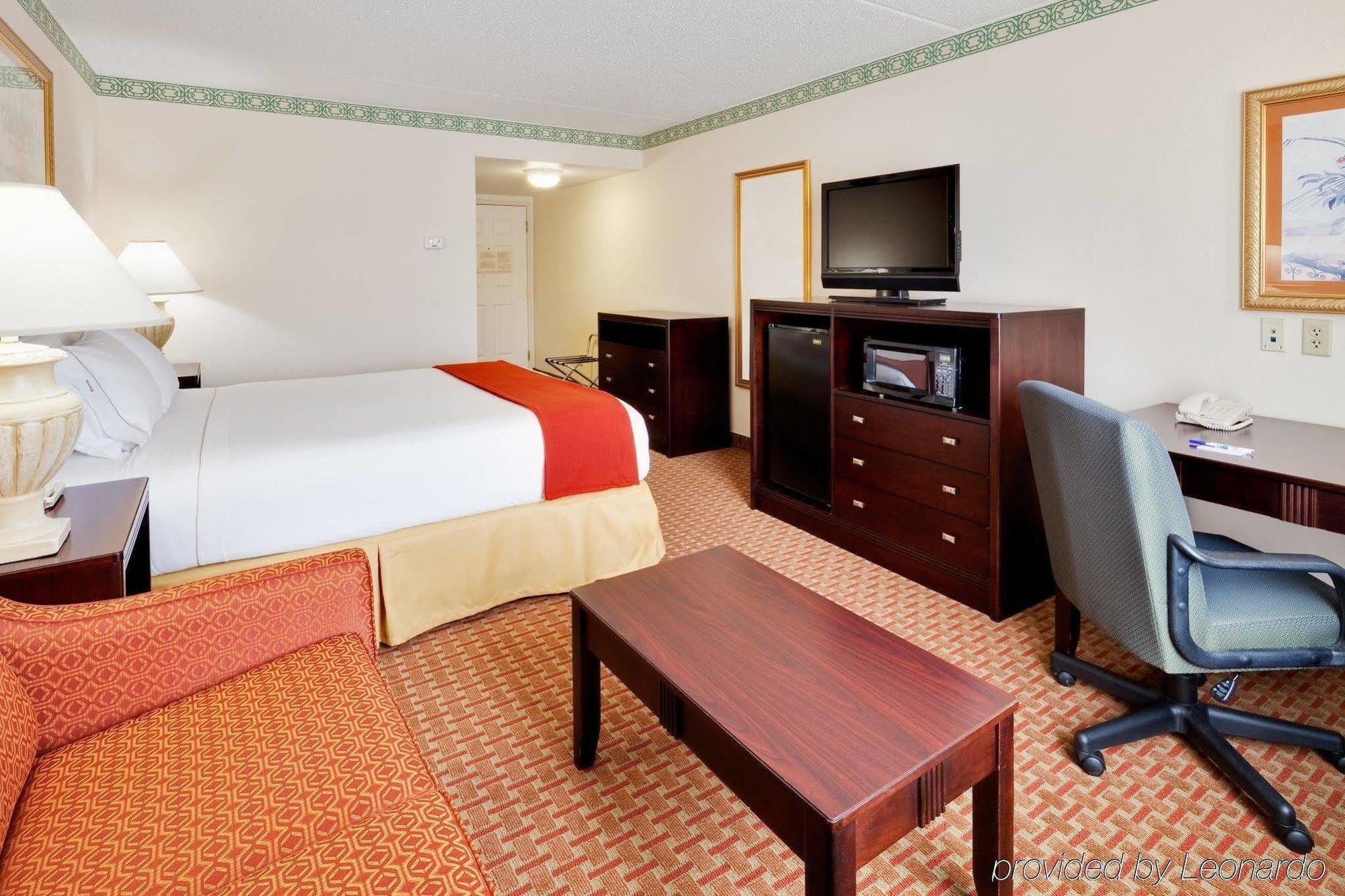 Holiday Inn Express Hotel & Suites Easton By Ihg Exterior photo